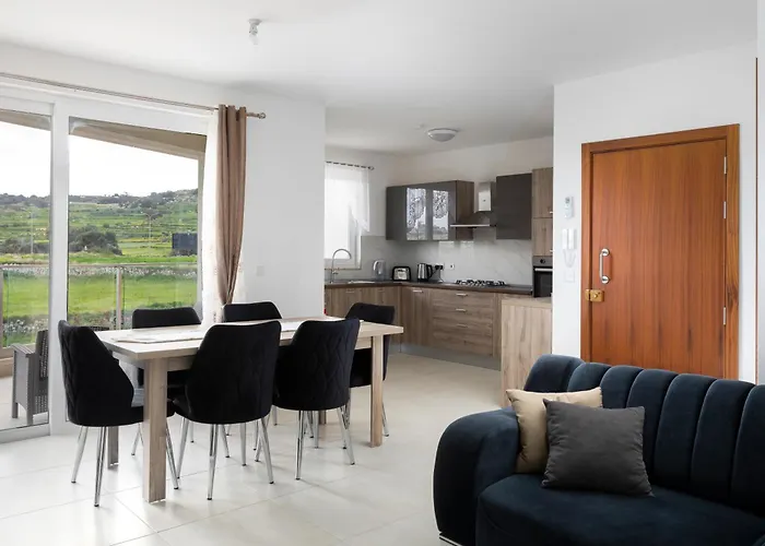 Modern & Spacious 2Br Apartment With Country Views - Close To Xemxija Bay
