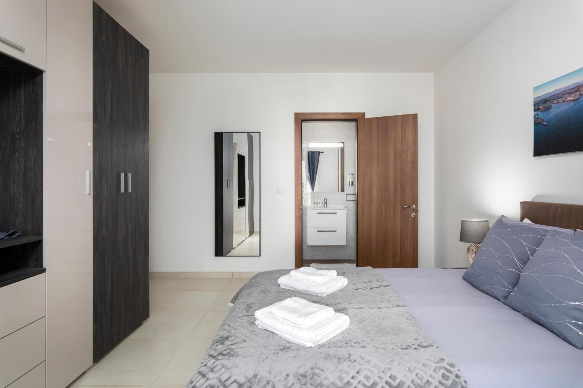 Modern & Spacious 2br With Country Views - Close To Xemxija Bay *