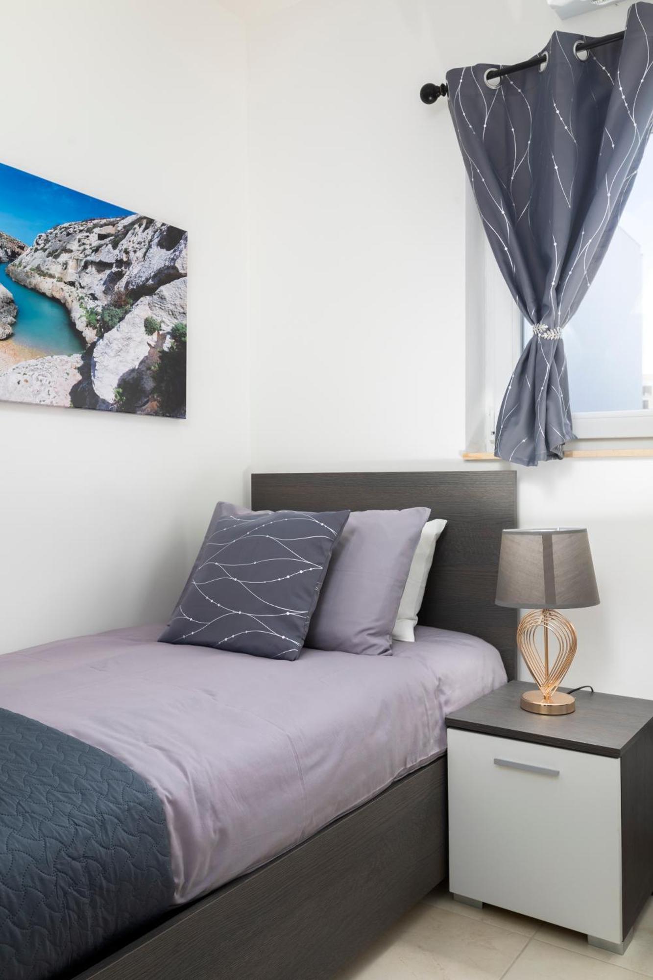 Modern & Spacious 2br With Country Views - Close To Xemxija Bay Apartment